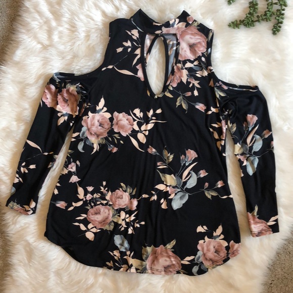 VGUC Small Chili n Lime Black Floral Keyhole Top! - Picture 1 of 8